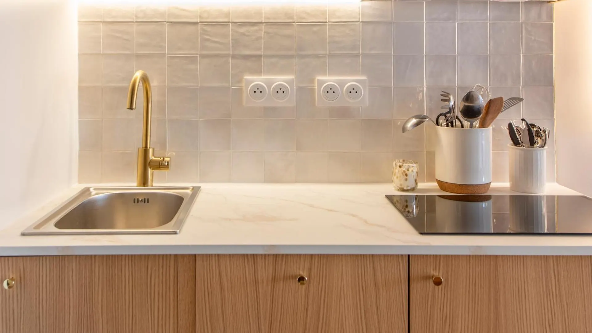 アパート Louvre - Rivoli - Designer Studio - Sleeps 3P パリ
